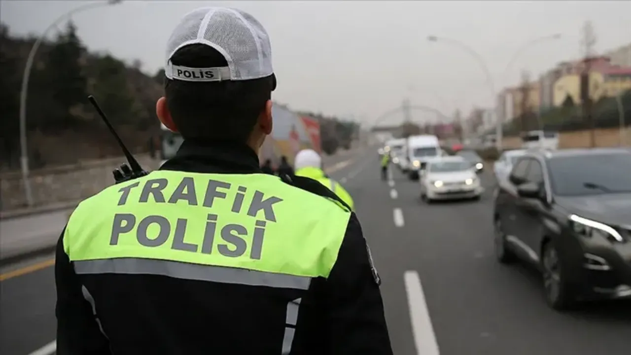 Trafikte Yeni Dönem Başlıyor! Ehliyet İptali ve Ağır Para Cezaları Yolda