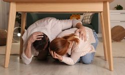 Deprem Anında Balkona Çıkmak Tehlikeli Mi? Sarsıntı Sırasında Bunu Sakın Yapmayın
