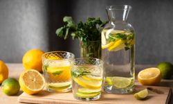 Sabah Aç Karnına Limonlu Su İçenler Dikkat! İşte Vücuda 7 Etkisi