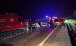 Balıkesir’de İki Otomobil Kafa Kafaya Çarpıştı, 4 Kişi Yaralandı
