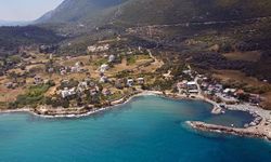 Karaburun’un Sessiz Kaçış Noktası: Eşendere Koyu Berrak Deniziyle Dikkat Çekiyor