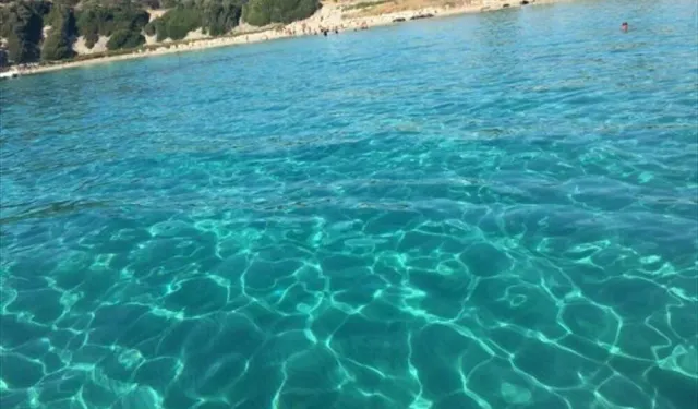 İzmir’in Saklı Cenneti Hanımın Koyu: Kokulu Otların Arasında Turkuaz Bir Kaçış