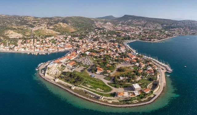 İzmir'in Saklı Cenneti Foça: Tarih, Deniz ve Doğanın Buluştuğu Eşsiz Tatil Rotası
