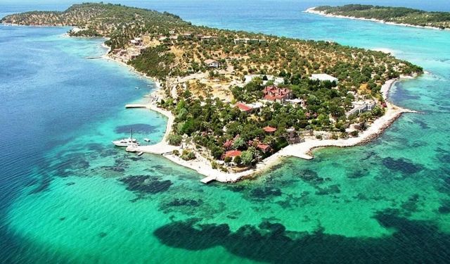 Türkiye'nin Saklı Cenneti Görenleri Büyülüyor! İzmir'deki Bu Ada Maldivler'i Aratmıyor