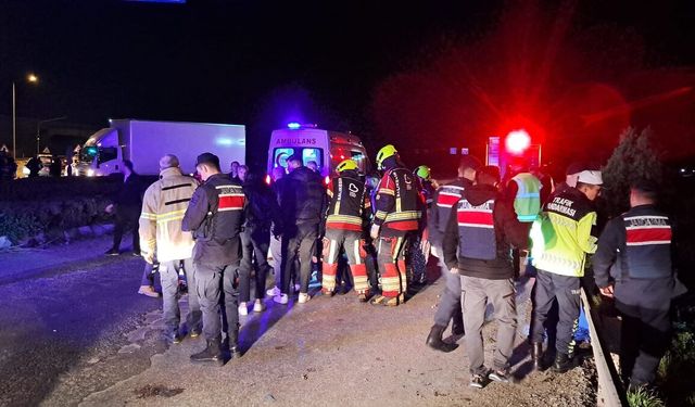 Balıkesir OSB Kavşağında Feci Kaza: 2 Ölü, 4 Yaralı