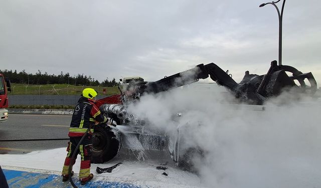 OSB Yolunda İş Makinesi Küle Döndü!