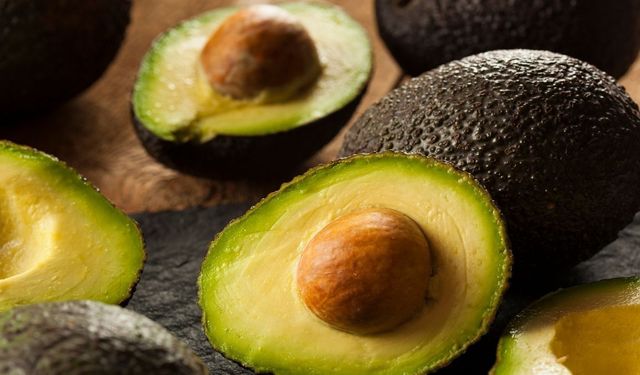 Avokado Hangi Besinlerle Birlikte Yenmeli? İşte Uzmanların Önerdiği En Faydalı Kombinasyonlar