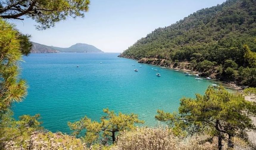 Antalya'nın Saklı Cenneti Büyülüyor! Bilenler Bu Plajdan Vazgeçemiyor