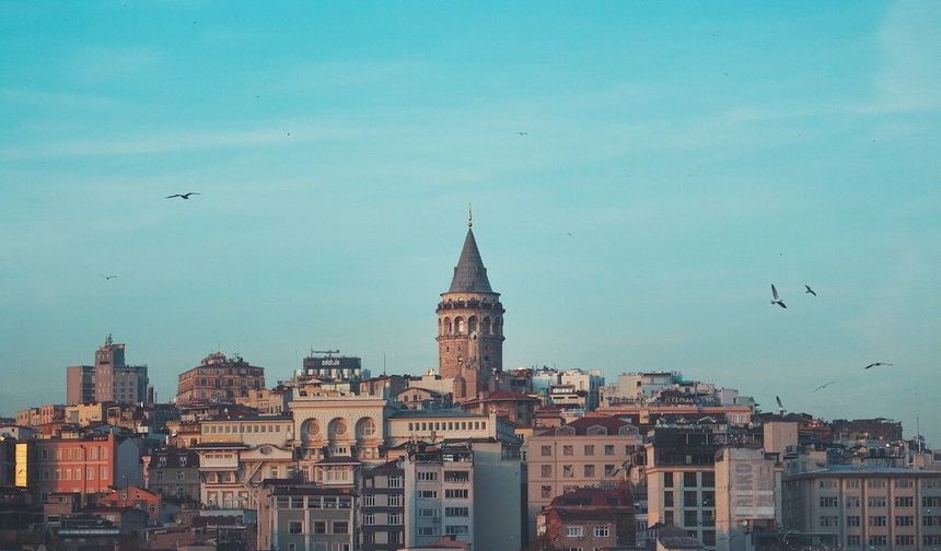 Galata kulesi yıllara meydan okumaya devam ediyor