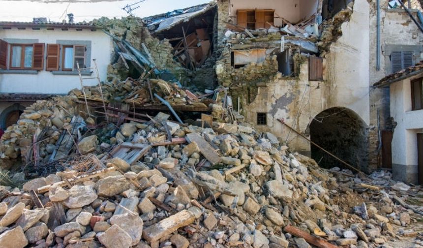 Öğrenciler Depreme Okulda Yakalanırsa Ne Yapmalı?