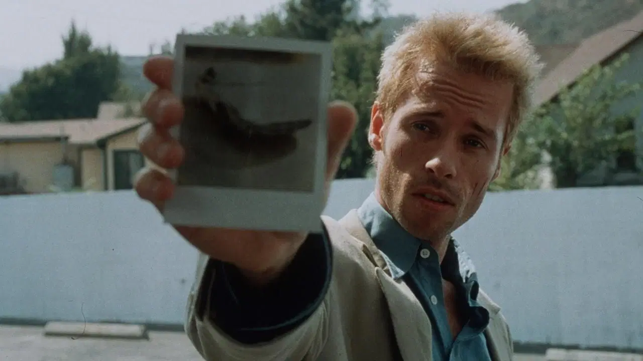 8. Memento – Akıl Defteri