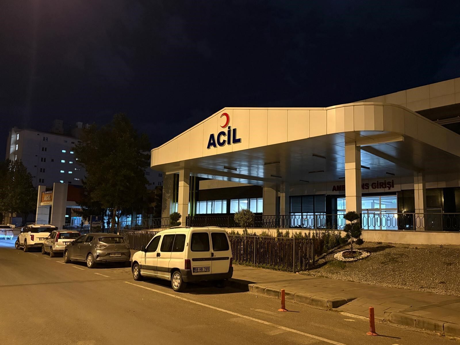 Babasının Kucağındayken Başına Kaya Düştü! (2)