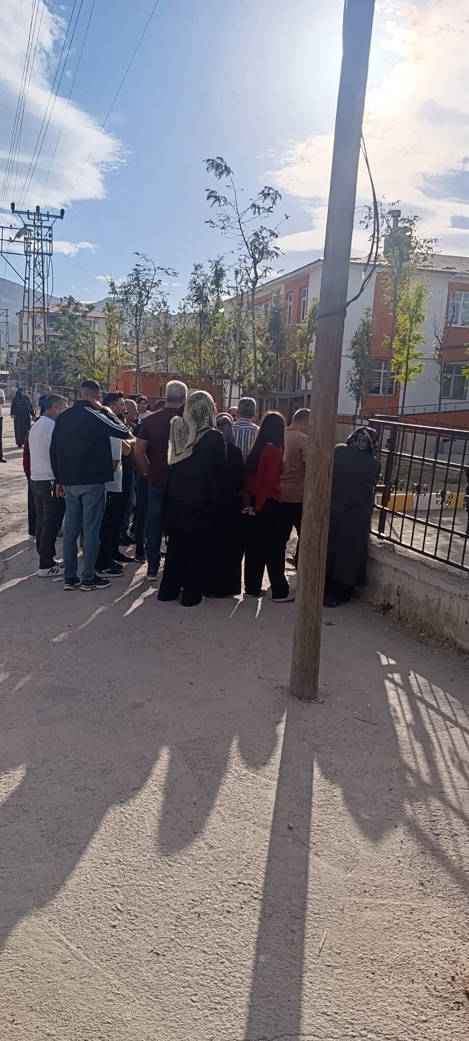 Öğrenci Okula Pompalı Tüfekle Geldi! (2)