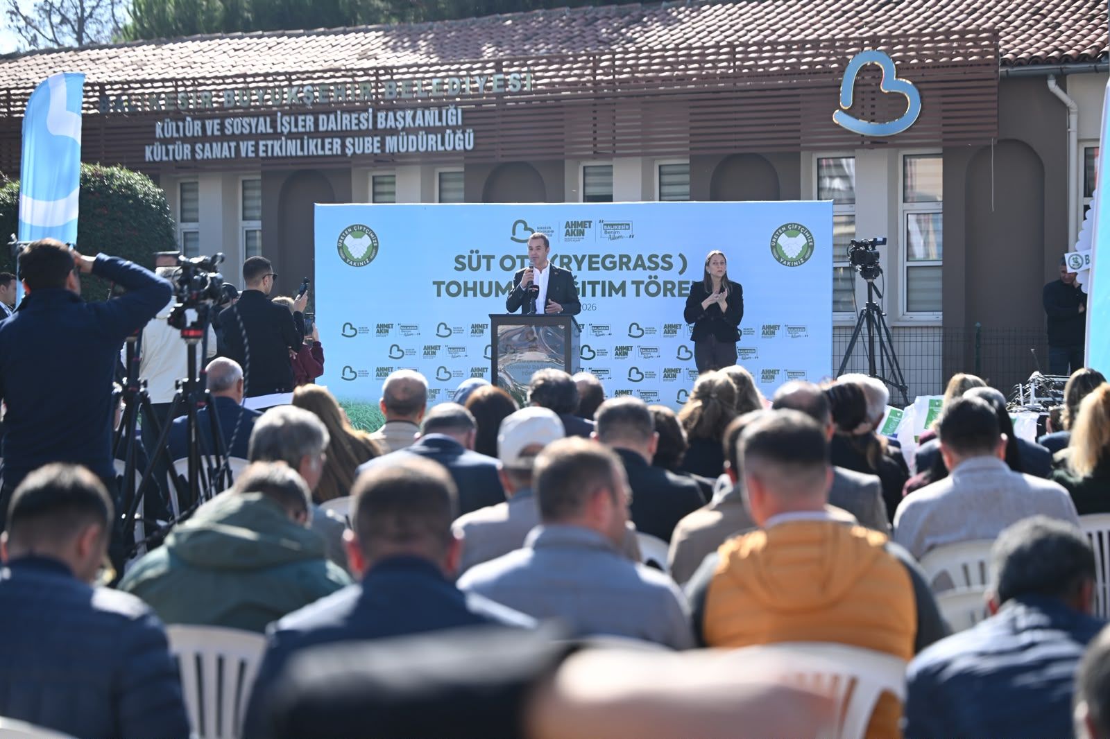 1794058953Balikesir Büyüksehir Belediyesi'nden Çiftçiye Büyük Destek (