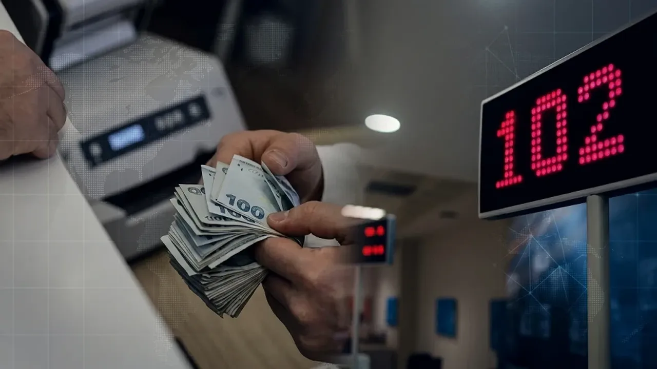 28 Ekim Bankalar Yarım Gün mü? Çarşamba Bankalar Saat Kaça Kadar Açık, 29 Ekim'de Bankalar Kapalı mı?