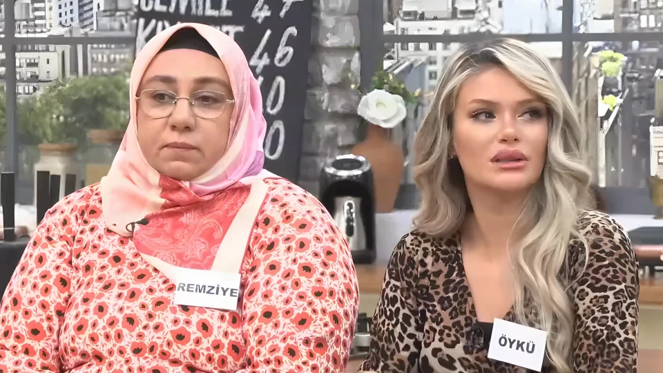 Geli̇ni̇m Mutfakta (1)-26