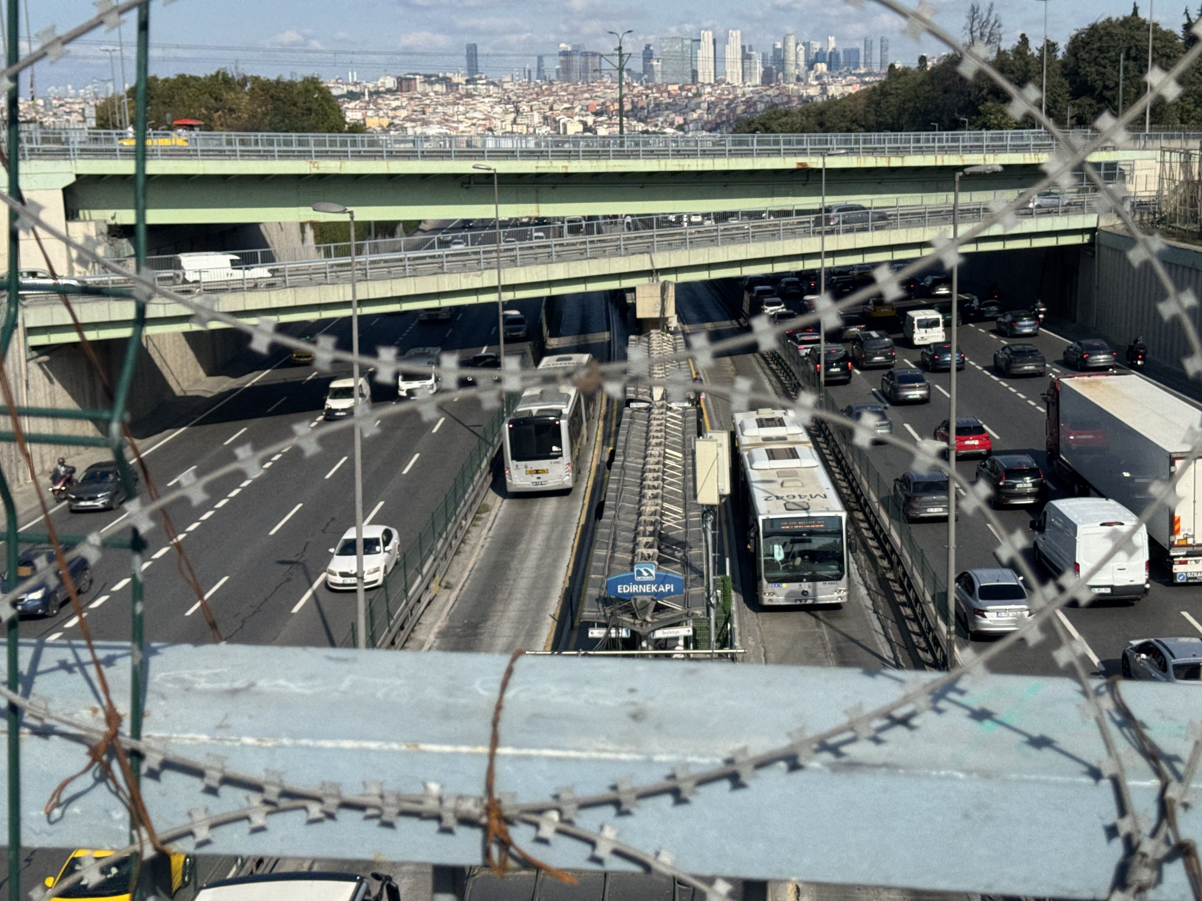 İstanbul’da Üst Geçit Krizi! (6)