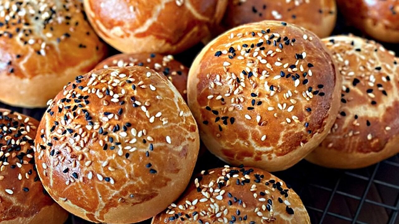 Kat Kat Poğaça Tarifi: Dışı Çıtır, İçi Yumuşacık