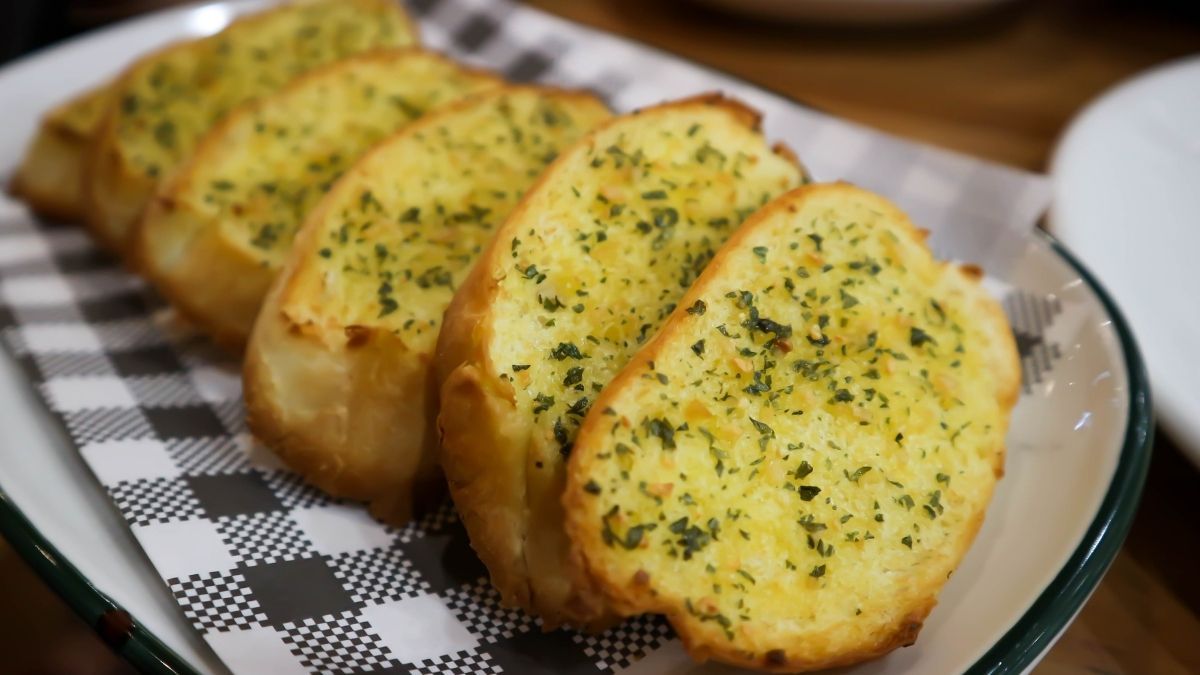 Sarimsakli Ekmek (2)