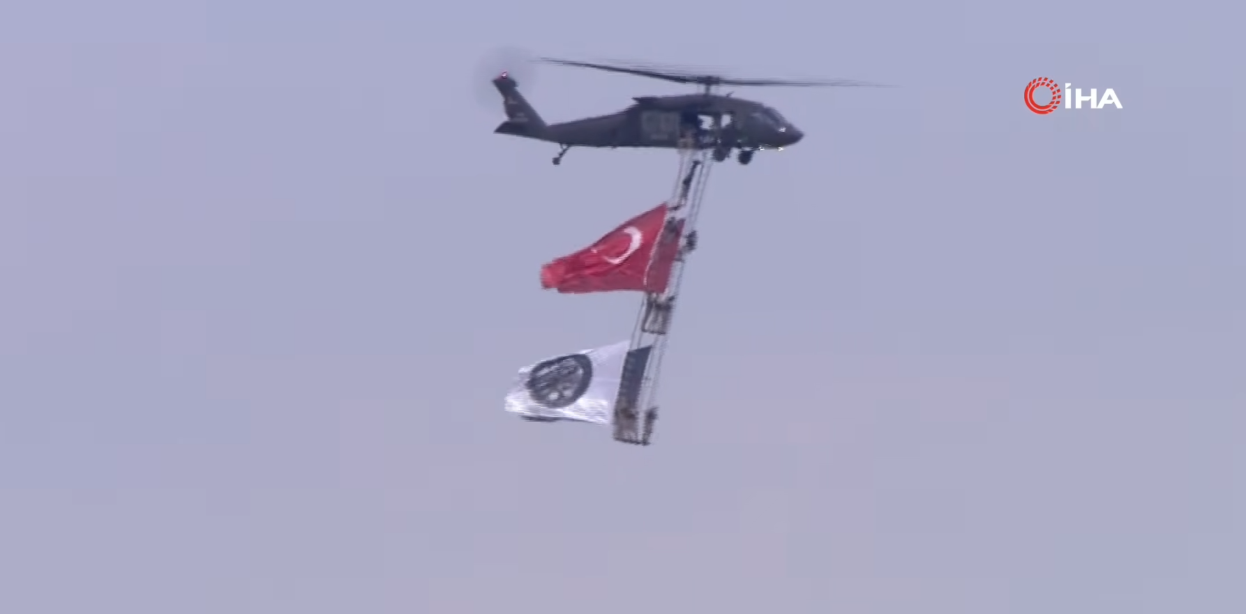 Teknofest’te T 70 Helikopterli Türk Bayrağı Şovu (5)